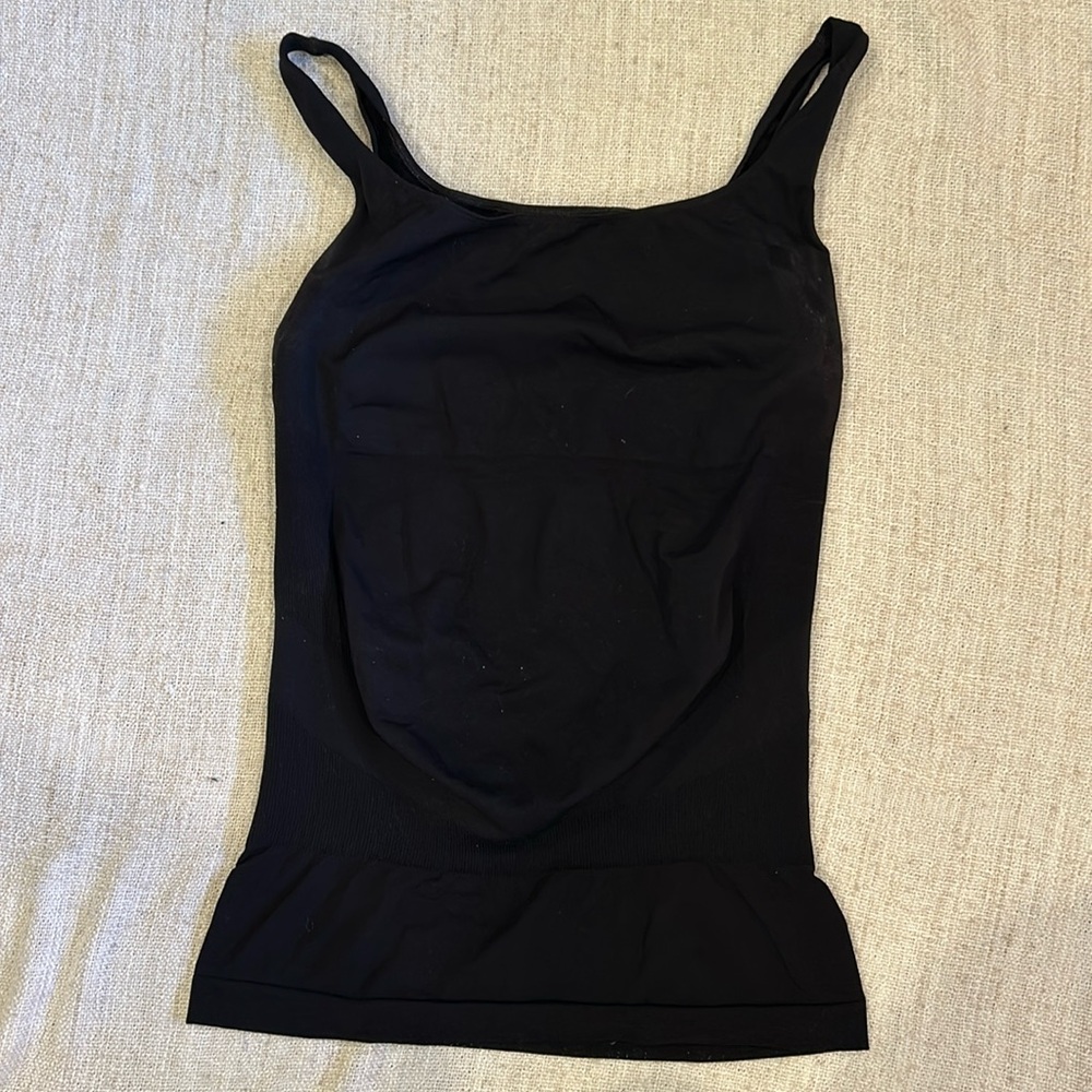 Blanqi maternity tank top size large